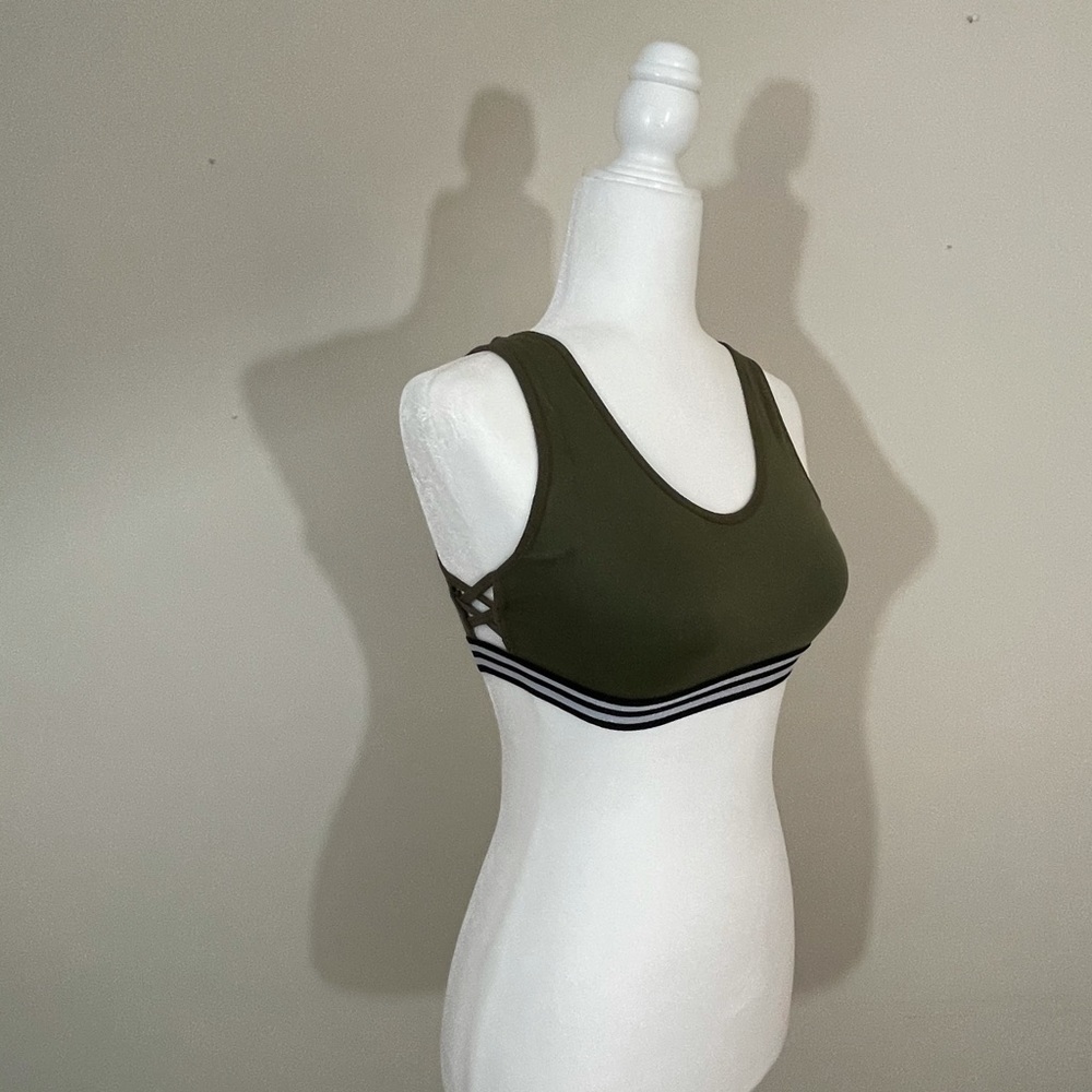 Series 8 Fitness sz med sports bra olive green
